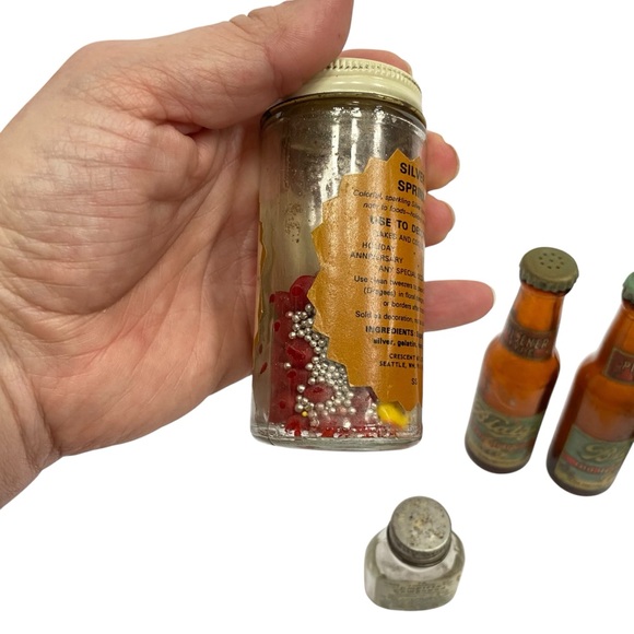 Vintage Junk Drawer Lot Kitchen Items Sprinx Cord Salt Pyrex lid crazy-daisy + - Picture 5 of 16